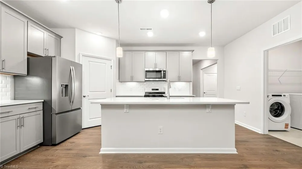 204 Mary Montrose Boulevard Jamestown, NC 27282