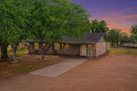 2802 Comanche Street