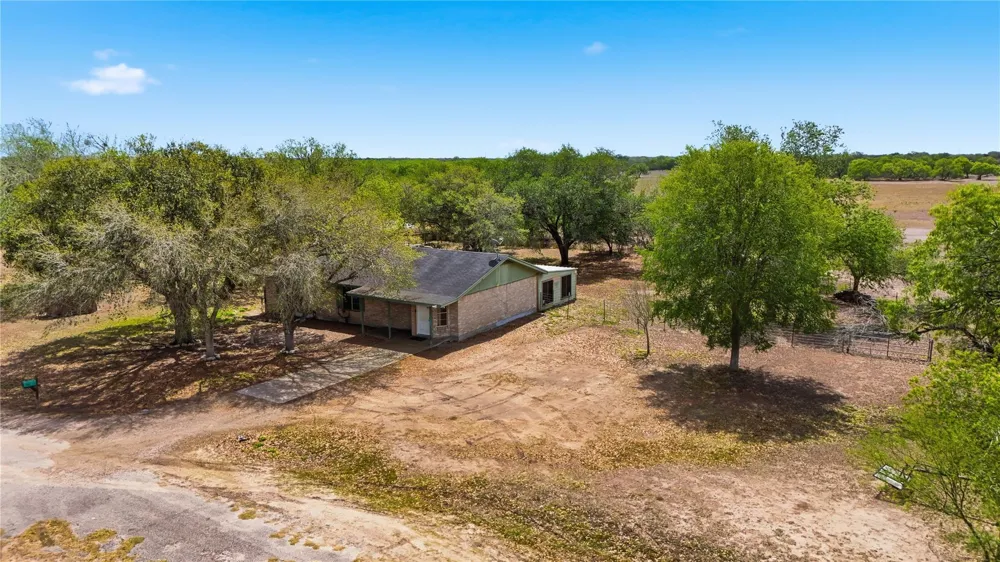 2802 Comanche Street Beeville, TX 78102