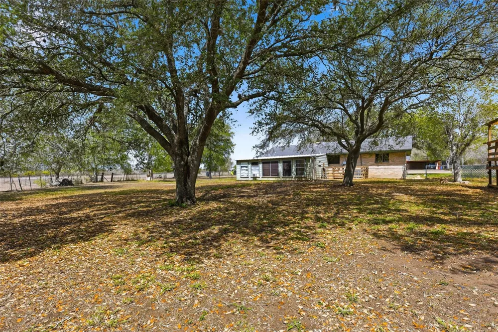 2802 Comanche Street Beeville, TX 78102
