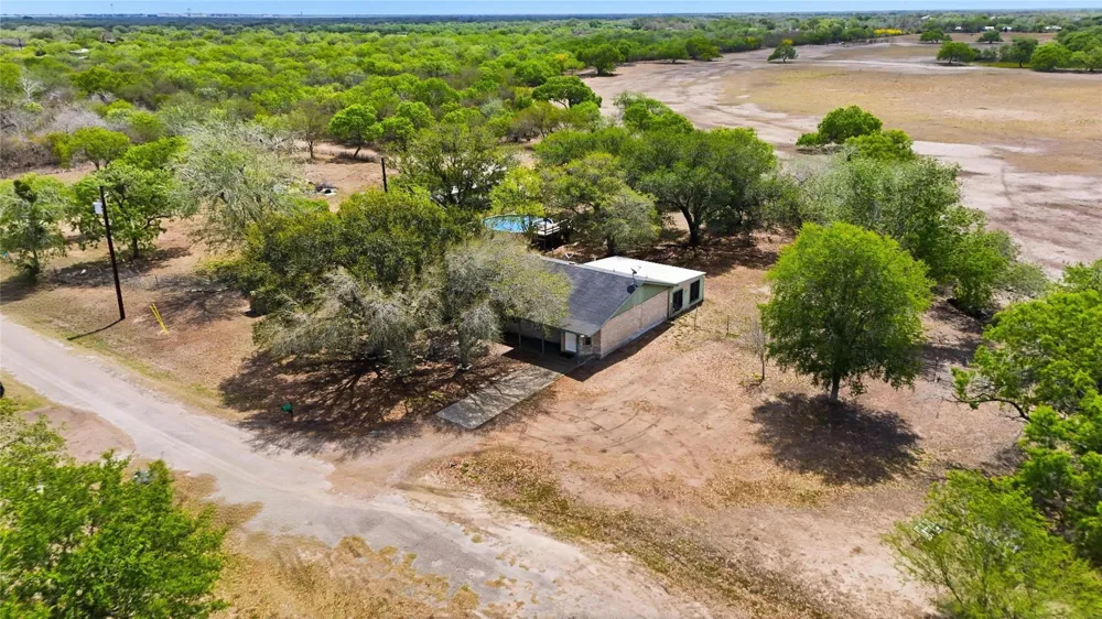 2802 Comanche Street Beeville, TX 78102