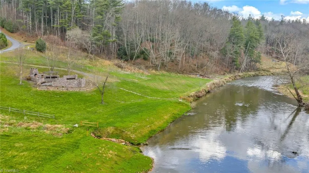 75 Trailwood Drive West Jefferson, NC 28694