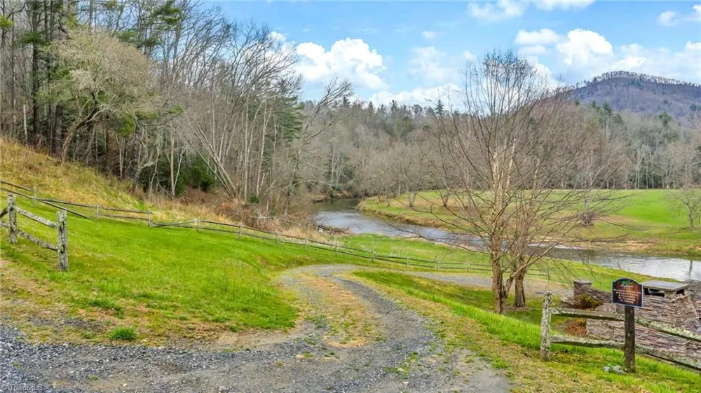 75 Trailwood Drive West Jefferson, NC 28694