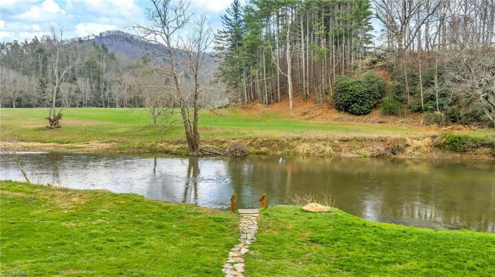 75 Trailwood Drive West Jefferson, NC 28694