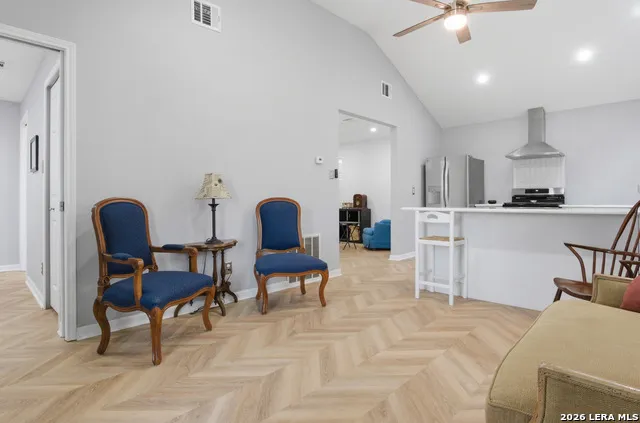 1210 summit San Antonio, TX 78201