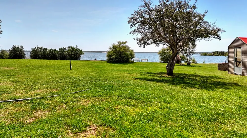 110 W Lakecrest Drive Bluffton, TX 78607
