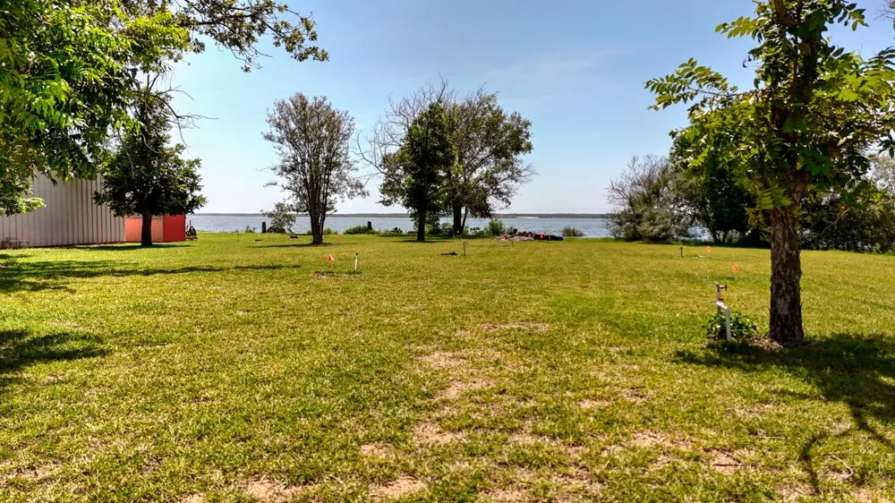 110 W Lakecrest Drive Bluffton, TX 78607