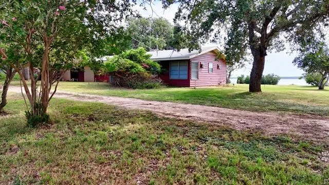 110 W Lakecrest Drive Bluffton, TX 78607