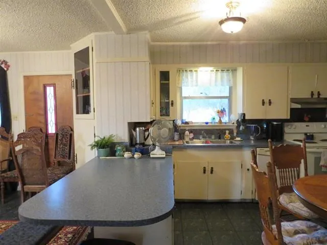 110 W Lakecrest Drive Bluffton, TX 78607