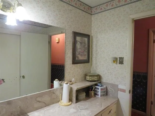110 W Lakecrest Drive Bluffton, TX 78607
