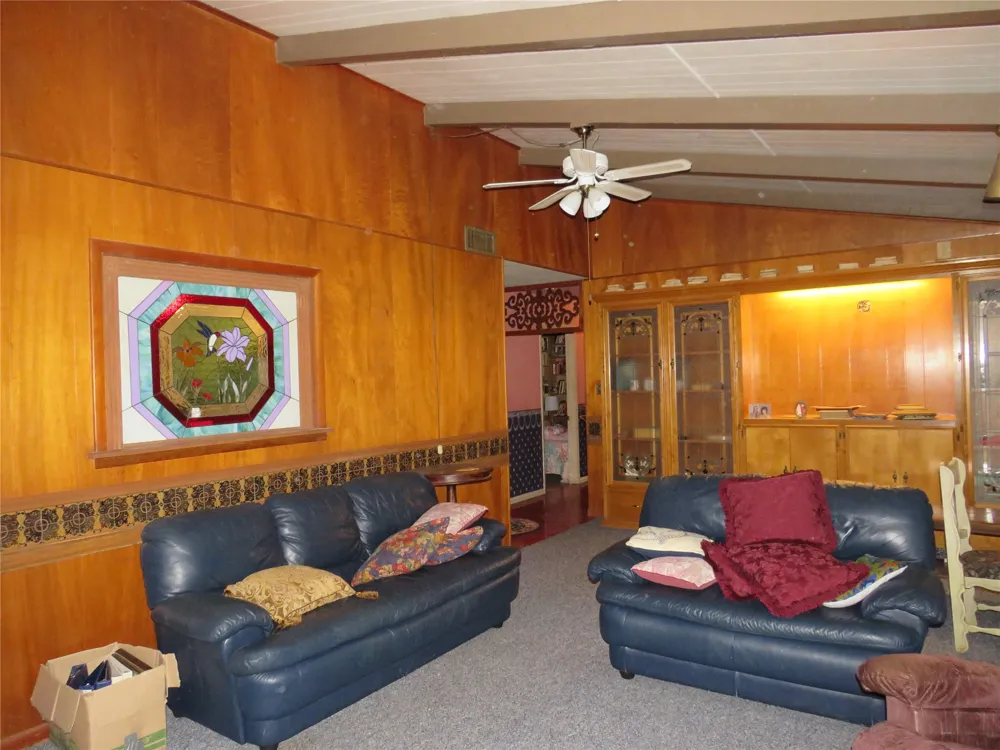 110 W Lakecrest Drive Bluffton, TX 78607