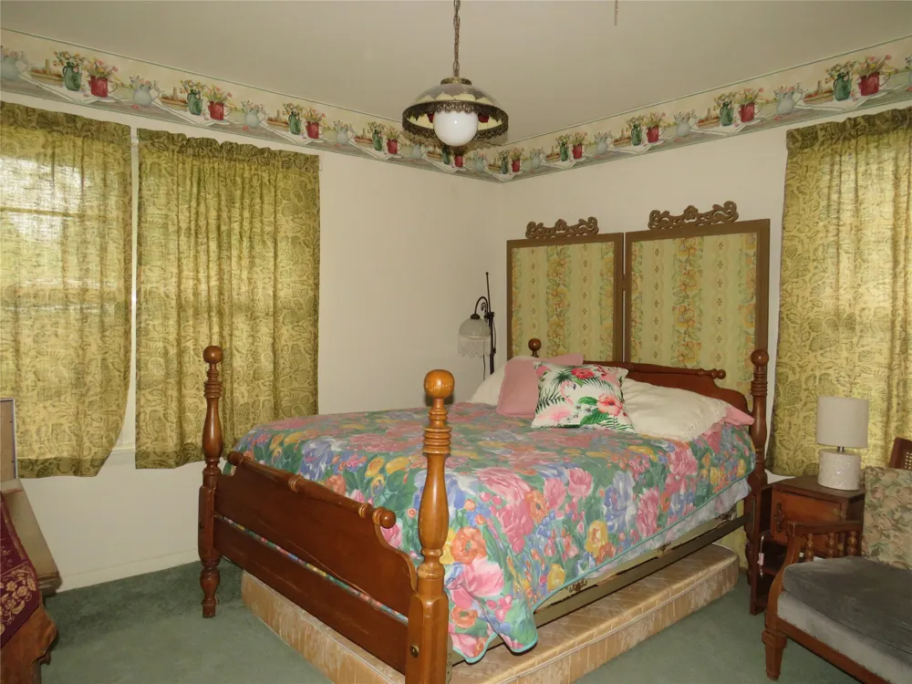 110 W Lakecrest Drive Bluffton, TX 78607