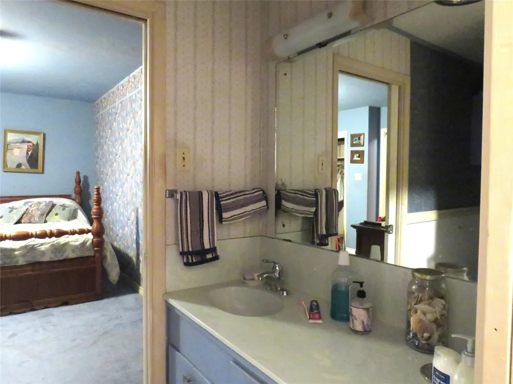 110 W Lakecrest Drive Bluffton, TX 78607