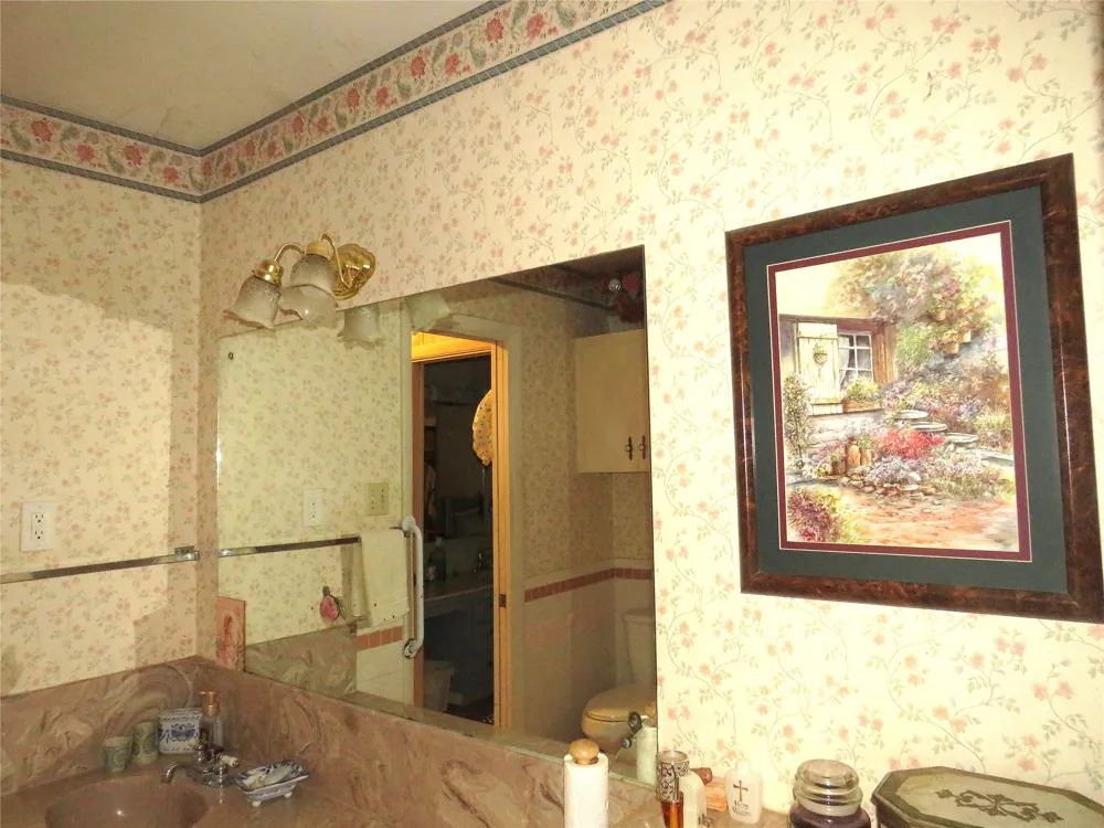 110 W Lakecrest Drive Bluffton, TX 78607