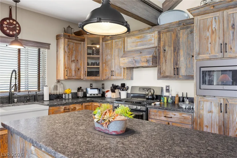 150 Wind Drift Place Cold Creek, NV 89124