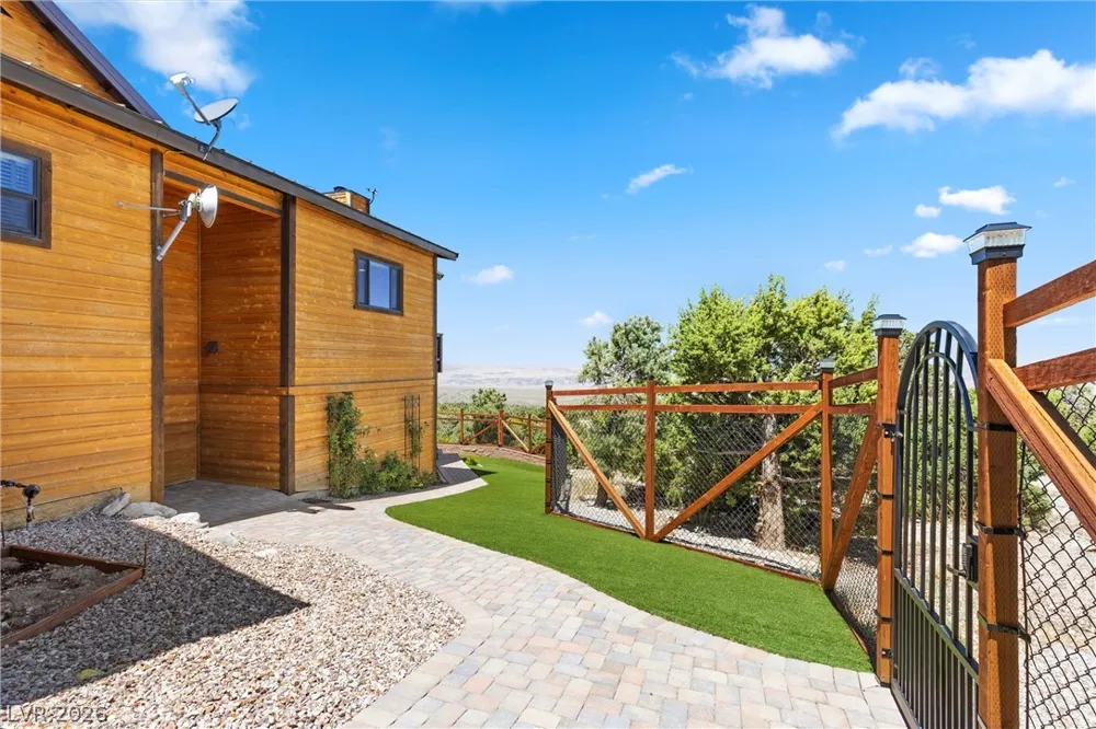 150 Wind Drift Place Cold Creek, NV 89124
