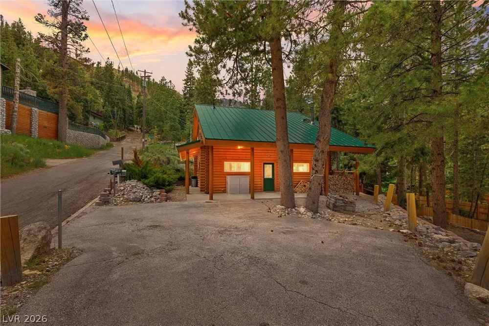 401 Alpine Way Mount Charleston, NV 89124