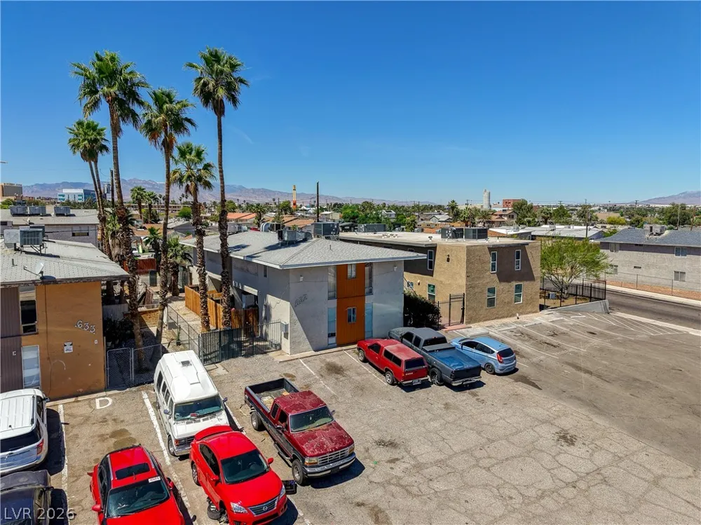 637 11th Street Las Vegas, NV 89101