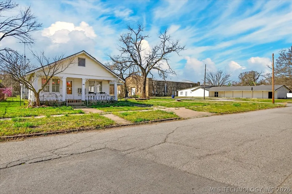 906 E 9th Street Pawhuska, OK 74056