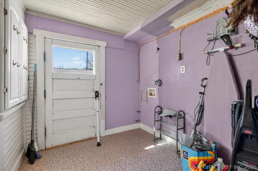906 E 9th Street Pawhuska, OK 74056