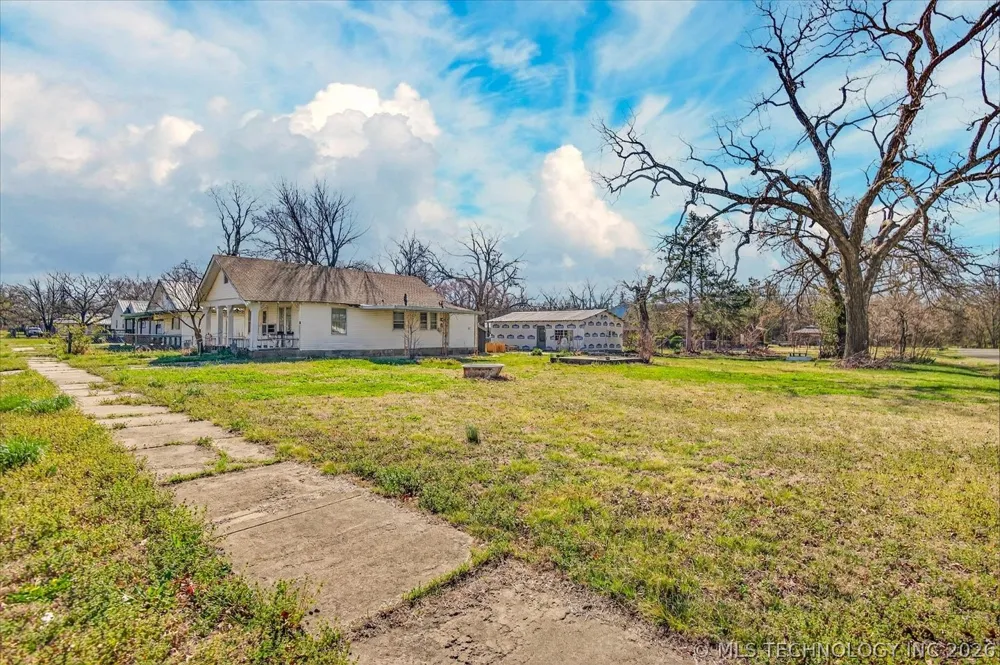 906 E 9th Street Pawhuska, OK 74056