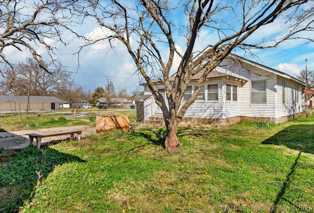 906 E 9th Street Pawhuska, OK 74056