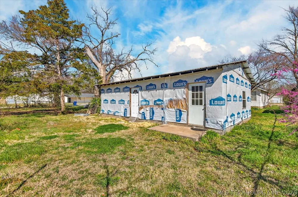 906 E 9th Street Pawhuska, OK 74056