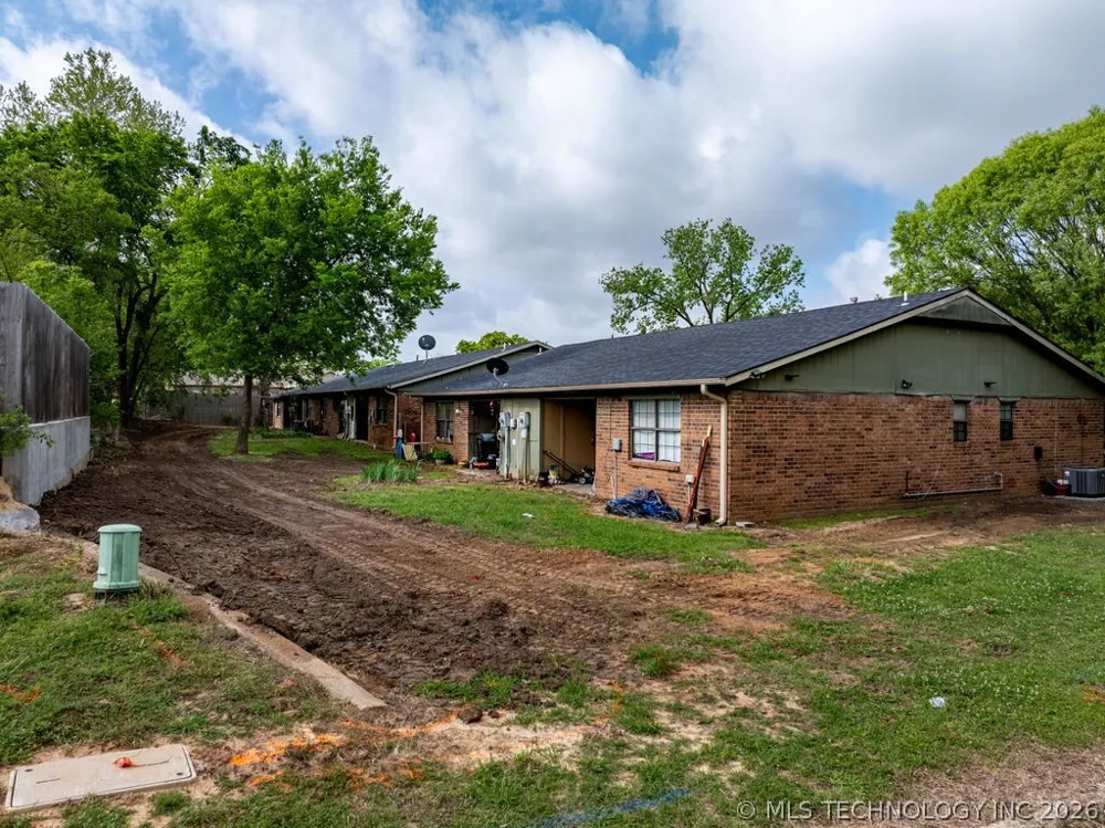 708 Oakdale Lane #D Madill, OK 73446