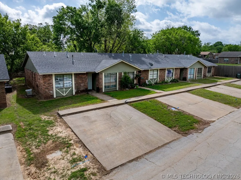 708 Oakdale Lane #D Madill, OK 73446