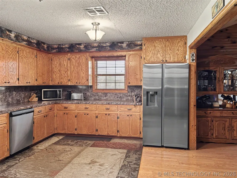 21127 S 590 ROAD Welling, OK 74471