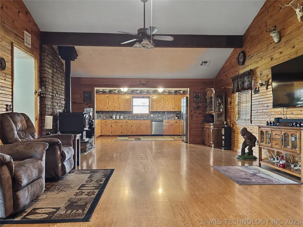 21127 S 590 ROAD Welling, OK 74471