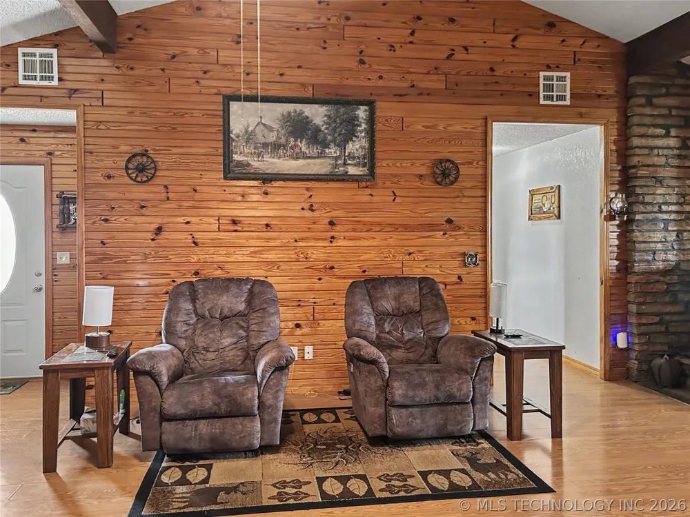 21127 S 590 ROAD Welling, OK 74471