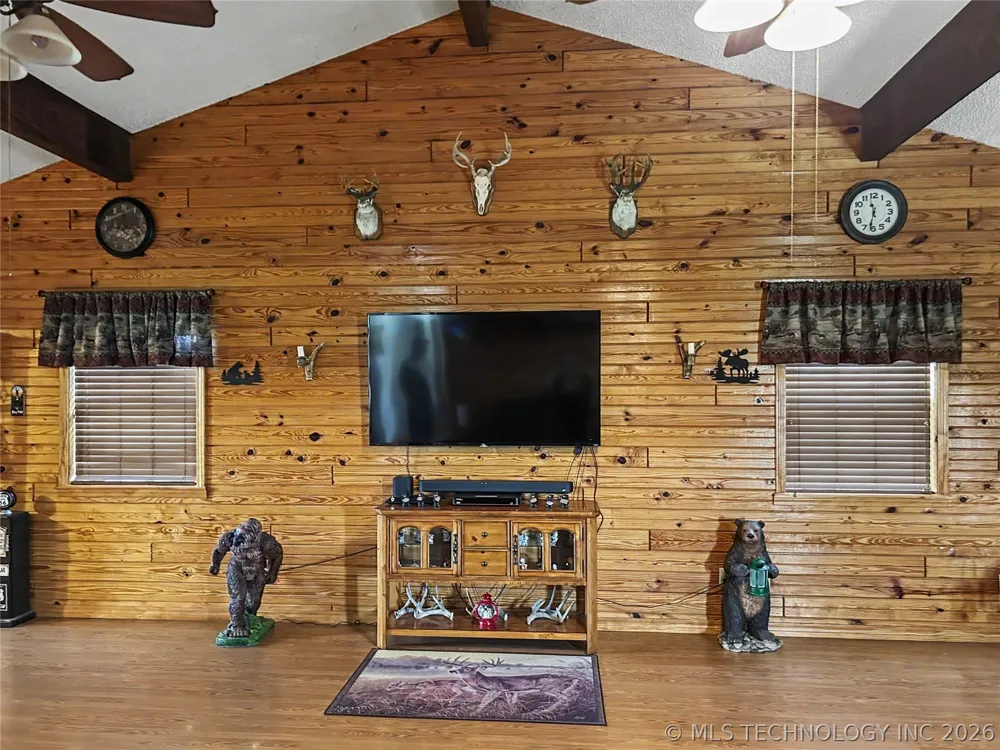 21127 S 590 ROAD Welling, OK 74471