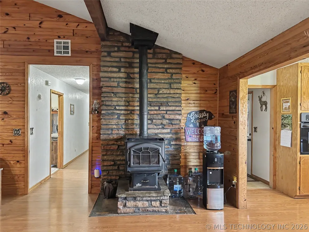 21127 S 590 ROAD Welling, OK 74471