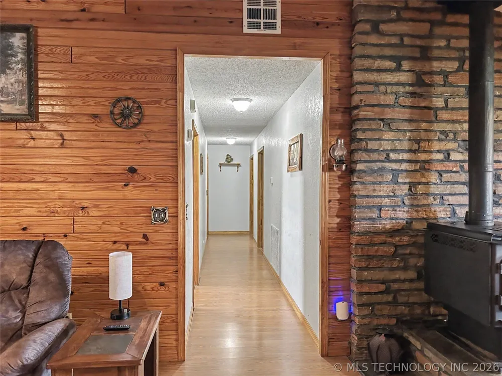 21127 S 590 ROAD Welling, OK 74471