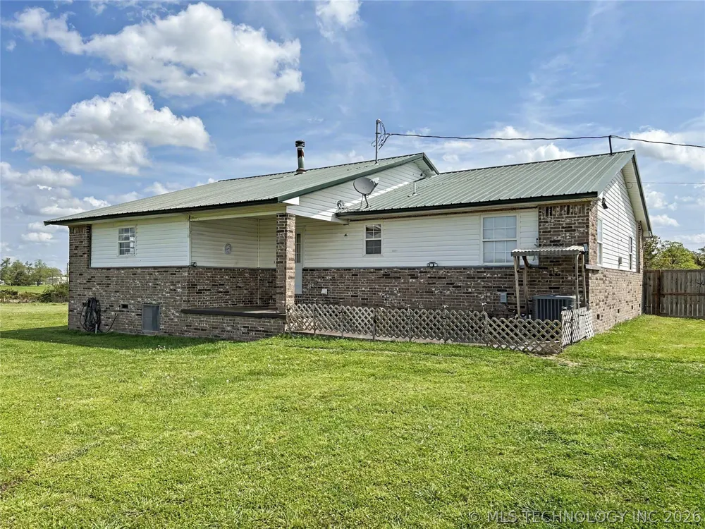 21127 S 590 ROAD Welling, OK 74471