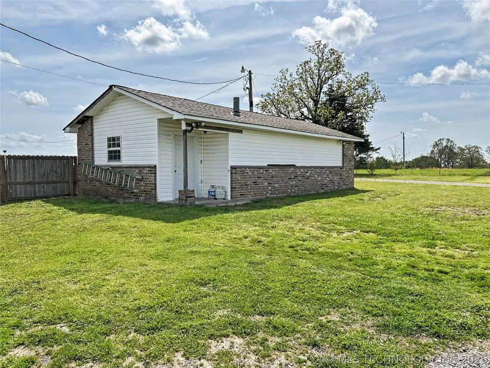 21127 S 590 ROAD Welling, OK 74471