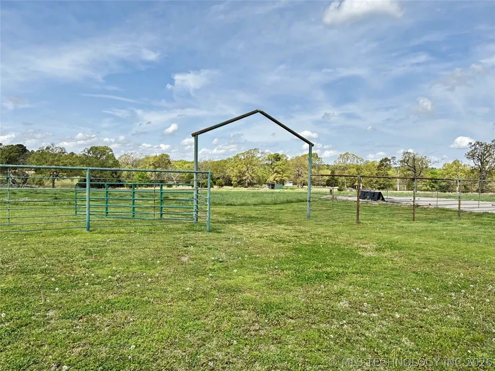 21127 S 590 ROAD Welling, OK 74471