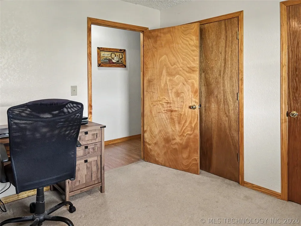 21127 S 590 ROAD Welling, OK 74471