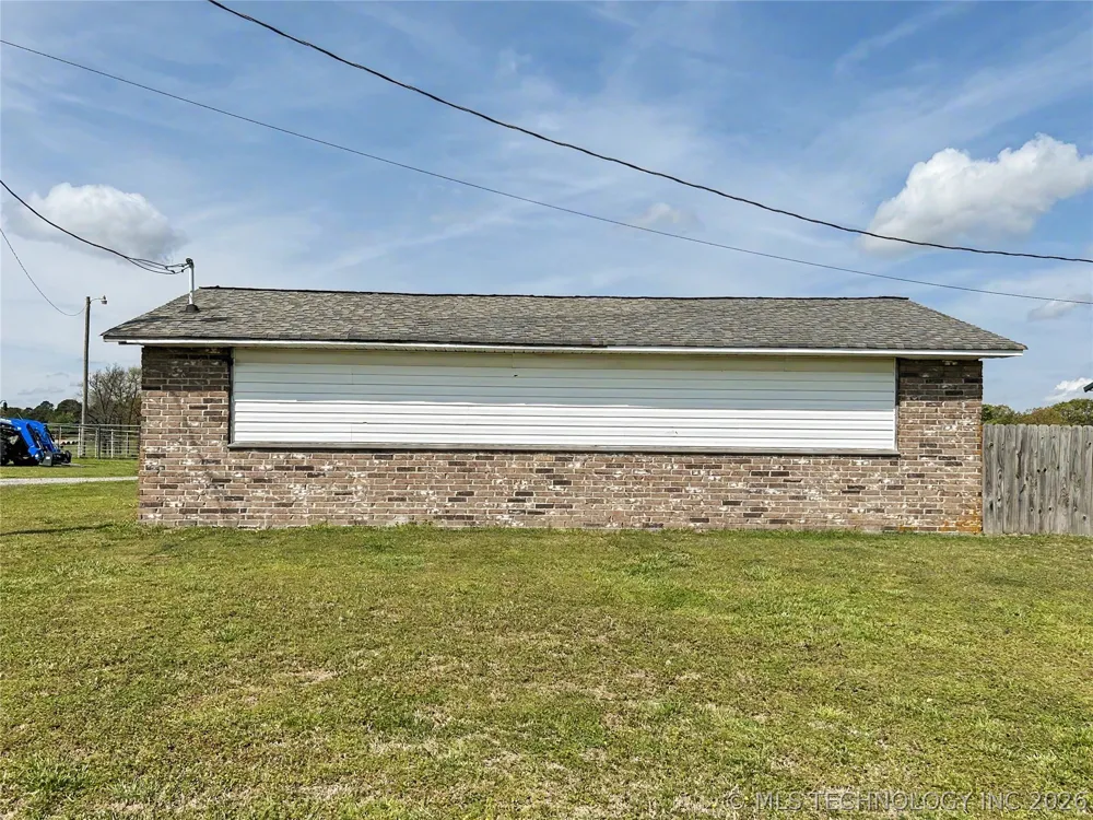 21127 S 590 ROAD Welling, OK 74471