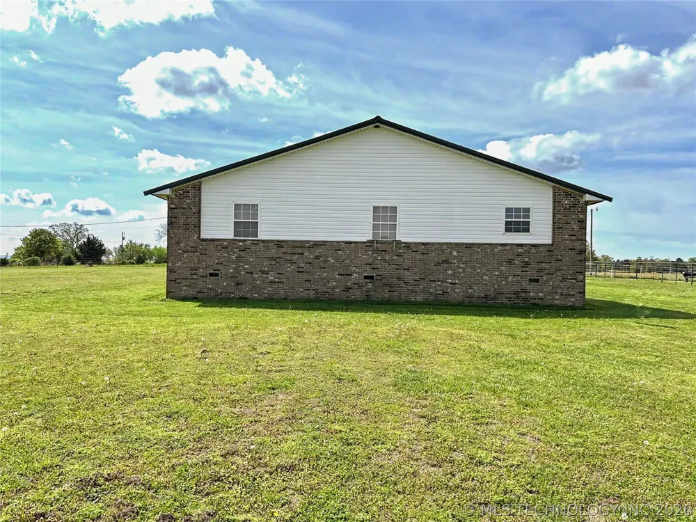 21127 S 590 ROAD Welling, OK 74471