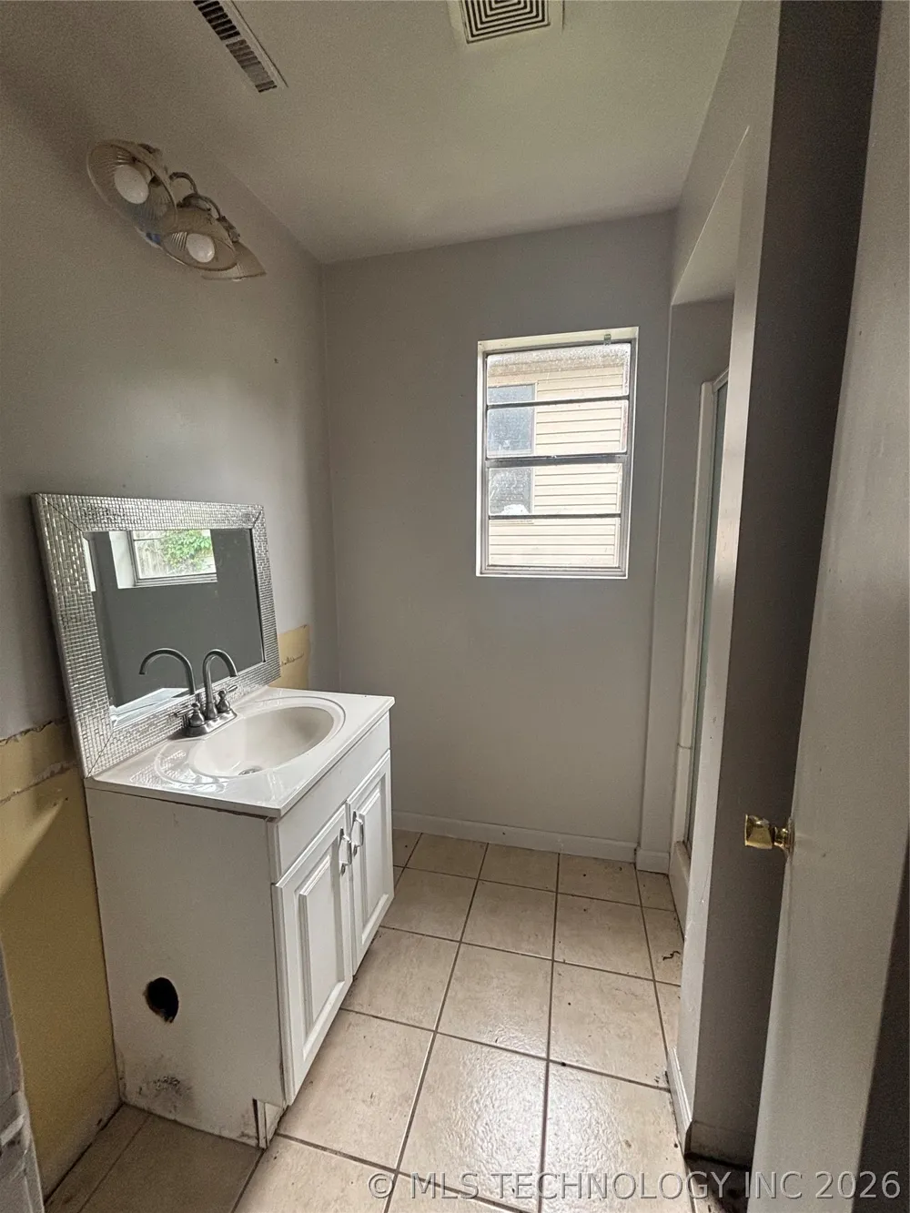 206 Vine Avenue Cleveland, OK 74020