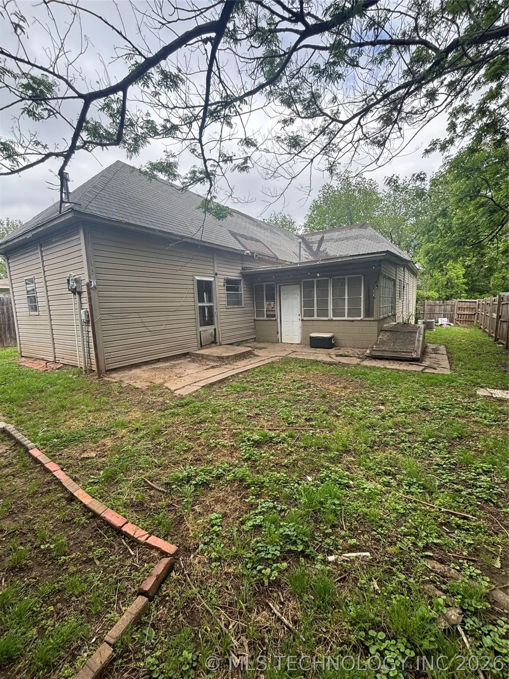 206 Vine Avenue Cleveland, OK 74020