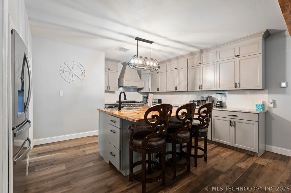 450521 Lake Shore Drive Afton, OK 74331