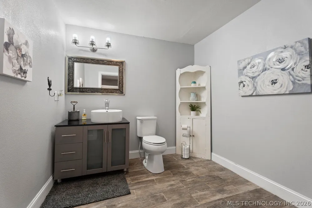 450521 Lake Shore Drive Afton, OK 74331