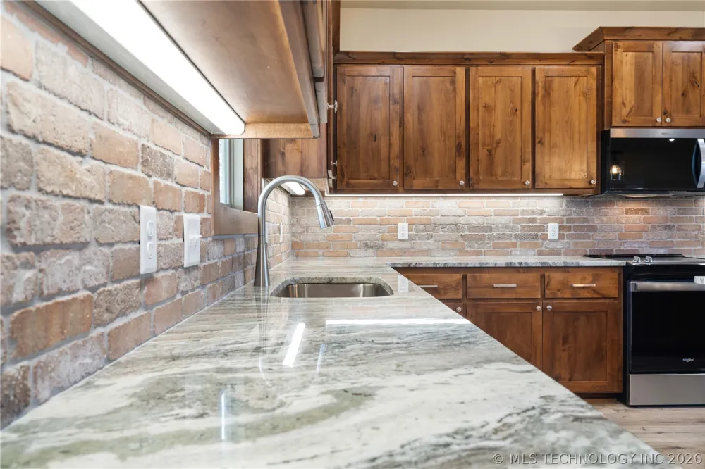 34830 S Falcon Crest Lane Cookson, OK 74427