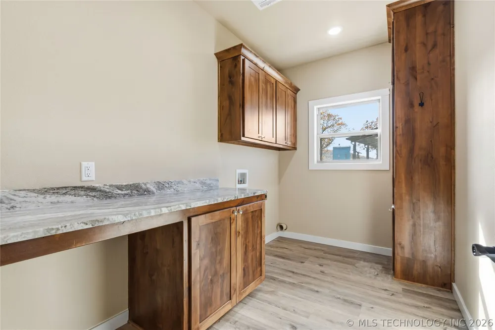 34830 S Falcon Crest Lane Cookson, OK 74427