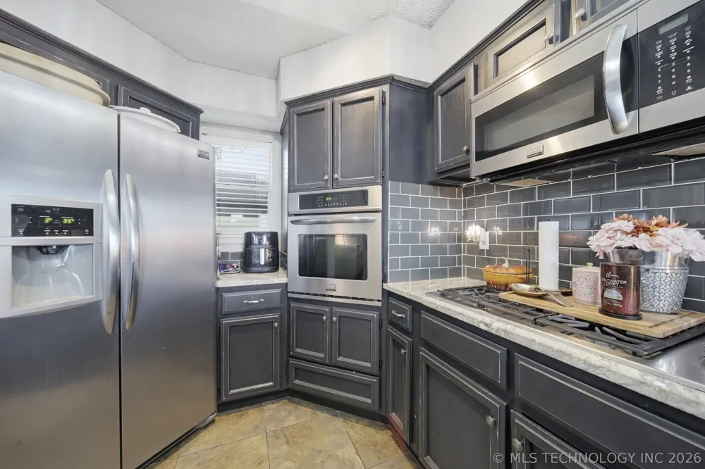 706 Villa Vista Drive Pryor, OK 74361