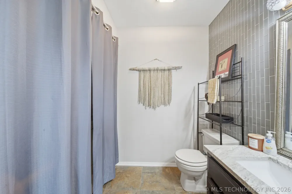 706 Villa Vista Drive Pryor, OK 74361