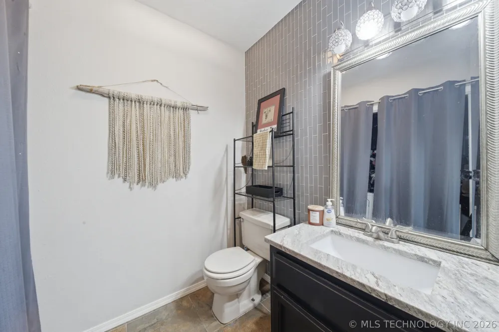 706 Villa Vista Drive Pryor, OK 74361